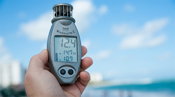 热敏电阻传感器在风速表中的应用原理 热敏电阻传感器在风速表中的应用原理