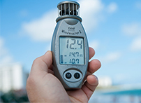 热敏电阻传感器在风速表中的应用原理